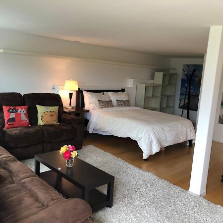 One Bedroom Suite Near Hillside Mall Oak Bay 외부 사진
