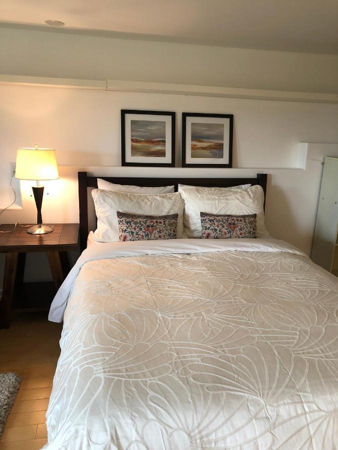 One Bedroom Suite Near Hillside Mall Oak Bay 외부 사진